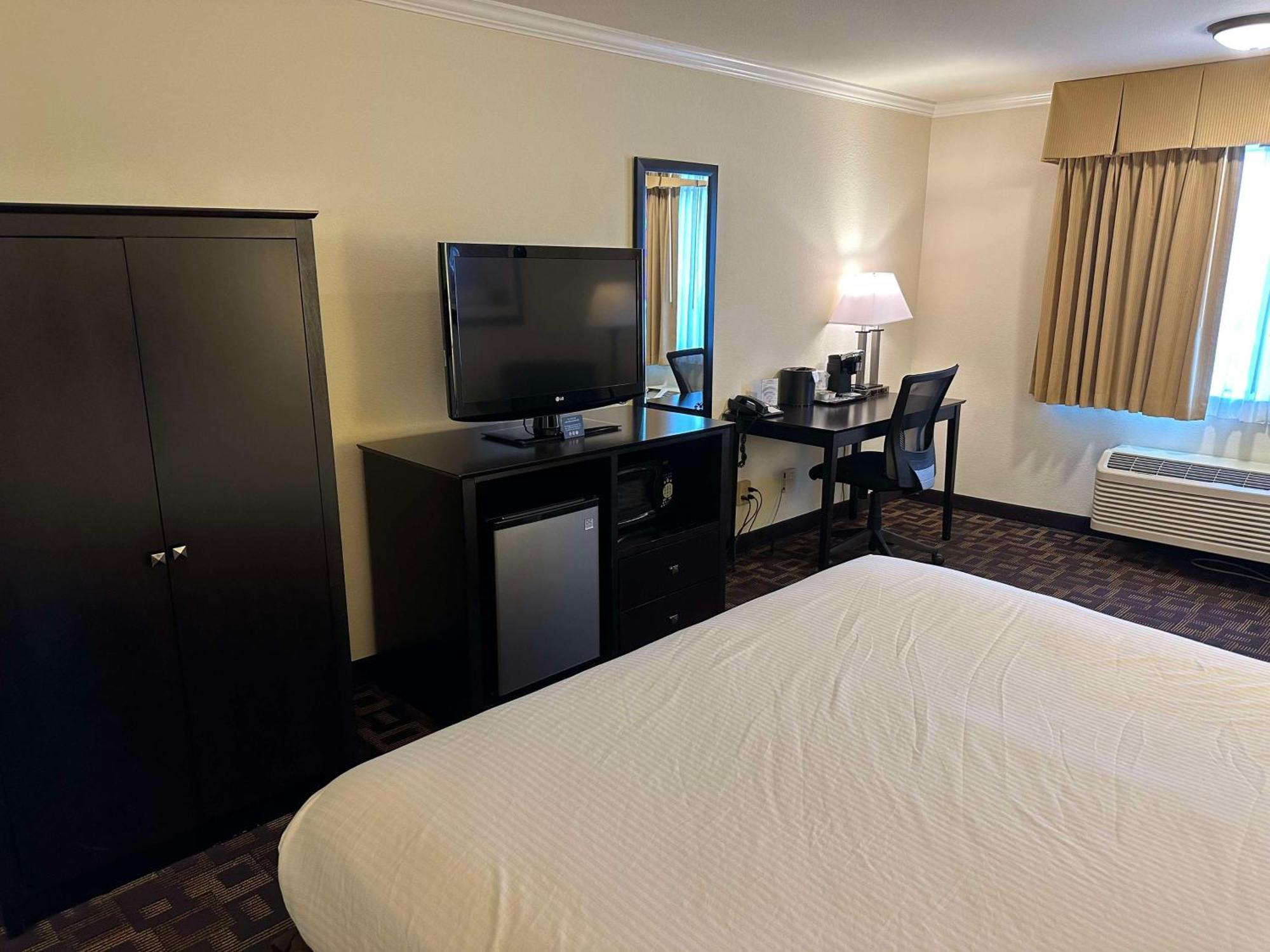 Best Western Plus Inn Of Hayward Dış mekan fotoğraf